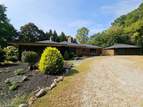 58540 Grand River Ave, New Hudson, MI, 48165-9721 | Card Image