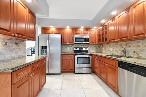 115i-12850 Sw 4th Ct, Pembroke Pines, FL, 33027 | Card Image