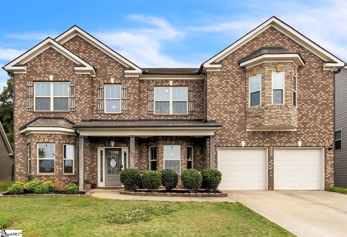Delbourne Ln, Greer, SC 29651
