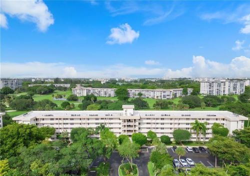 apt-507-3900 Oaks Clubhouse Dr, Pompano Beach, FL, 33069-3666 | Card Image