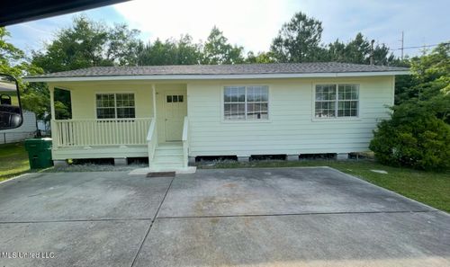 1707 Mclaurin St, Waveland, MS, 39576-2543 | Card Image