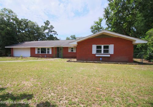 325 Oakridge Cir, Biloxi, MS, 39531-2719 | Card Image