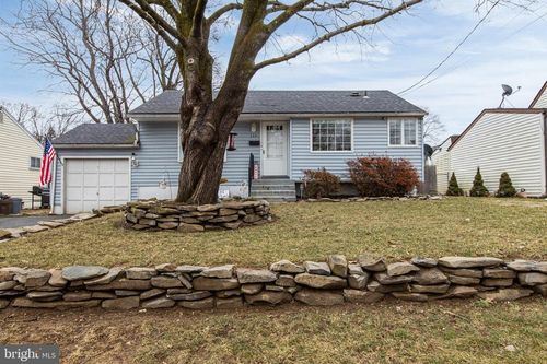 135 Riverview Rd, Phillipsburg, NJ, 08865-3525 | Card Image