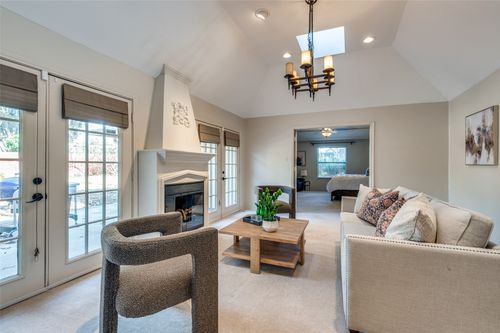 2701 Shadow Dr W, Arlington, TX, 76006-2764 | Card Image