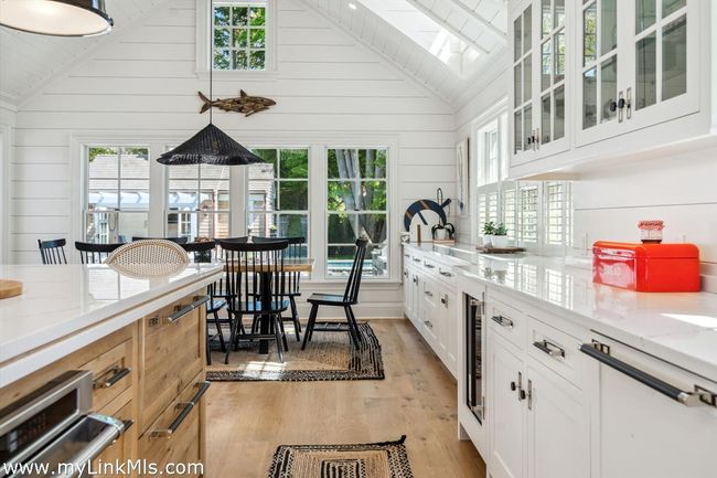 43 Peases Point Way S, House other with 4 bedrooms, 7 bathrooms and null parking in Edgartown MA | Image 18
