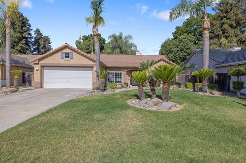2915 S Aspen St, Visalia, CA, 93277-6407 | Card Image