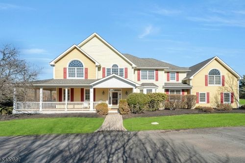 11 Dogwood Dr, Whitehouse Station, NJ, 08889-3371 | Card Image
