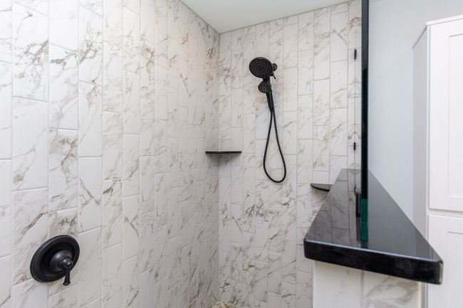 Shower | Image 25