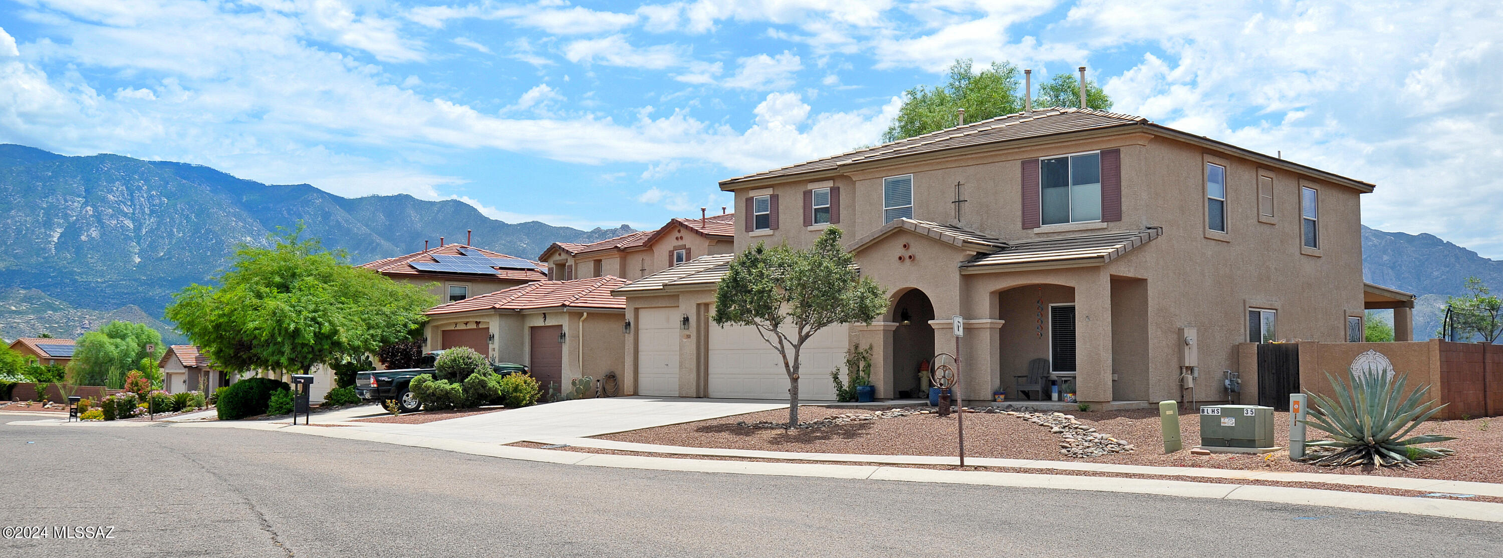 Silver Buckle Pl, Tucson, AZ 85739