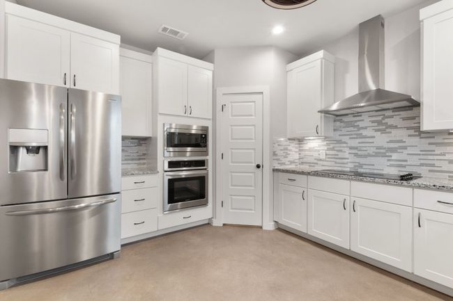 101 S Thomas Cv, House other with 3 bedrooms, 3 bathrooms and 4 parking in Burnet TX | Image 10