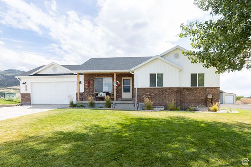 2026 E Saddleback View Dr, Enoch, UT, 84721-7559 | Card Image