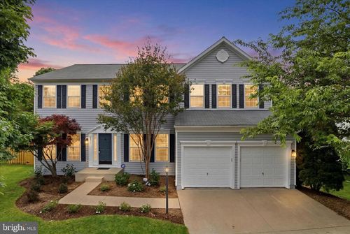 8571 Rothbury Dr, BRISTOW, VA, 20136-2040 | Card Image