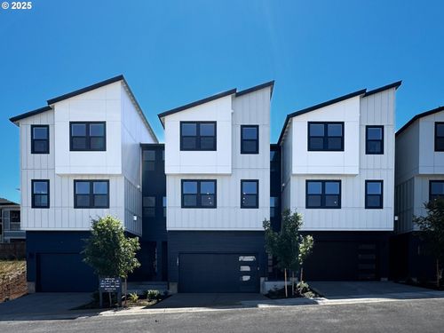 3984 Nw 64th Ave, Camas, WA, 98607-8061 | Card Image