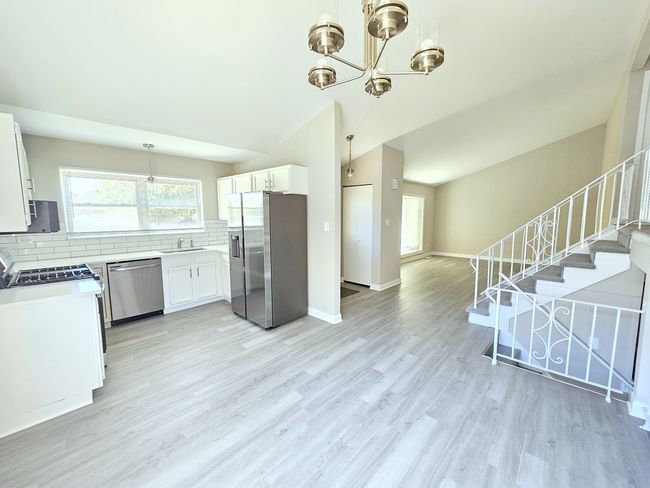 12827 S Blossom Dr, House other with 3 bedrooms, 2 bathrooms and 2 parking in Alsip IL | Image 11