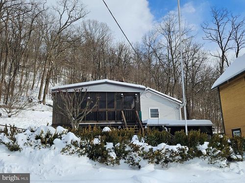 424 Covert Ave, Tyrone, PA, 16686-8313 | Card Image