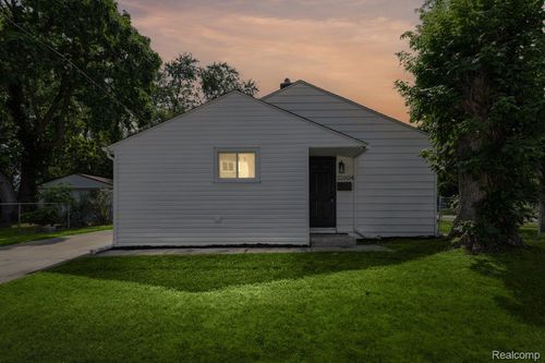 32604 Montmorency St, Westland, MI, 48186-4746 | Card Image