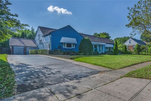 360 Tuxedo Ave, Brooklyn Heights, OH, 44131-1110 | Card Image