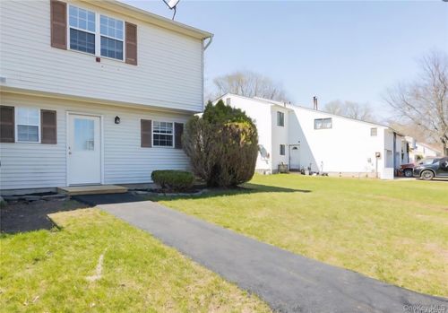 41 Albacon Rd, Nanuet, NY, 10954-4415 | Card Image