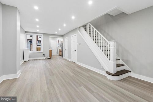 423 E Mentor St, PHILADELPHIA, PA, 19120-4518 | Card Image