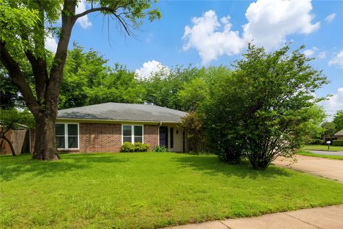 400 Indian Crest Dr, Saginaw, TX, 76179-1719 | Card Image