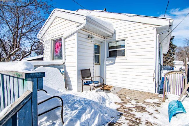 3911 45 Street, Home with 3 bedrooms, 2 bathrooms and 1 parking in Red Deer AB | Image 6