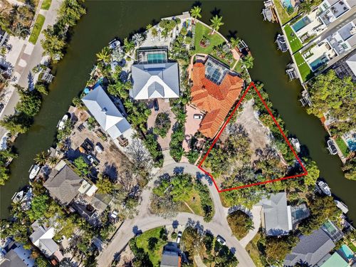 114 Island Cir, SIESTA KEY, FL, 34242-1934 | Card Image