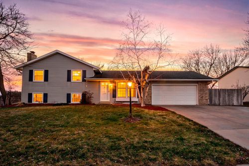 942 Hopewell Ln, Apple Valley, MN, 55124-9107 | Card Image