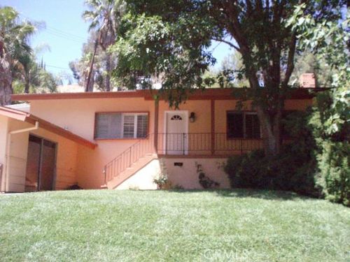 22931 Cass Ave, Woodland Hills, CA, 91364-3008 | Card Image