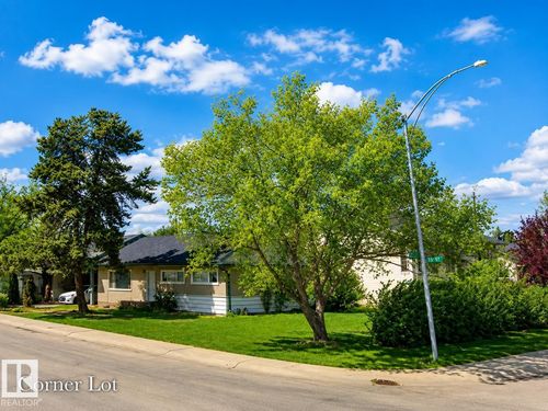13204 131a Ave Nw, Edmonton, AB, T5L3P2 | Card Image