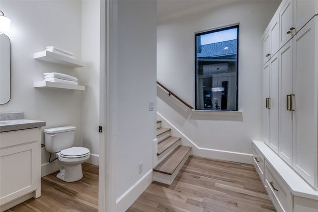 Rear Powder Bath & Mud Room | Image 23