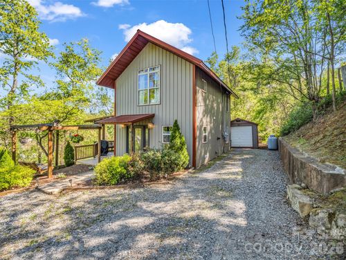 3 Ravine Ext, Asheville, NC, 28804-3289 | Card Image