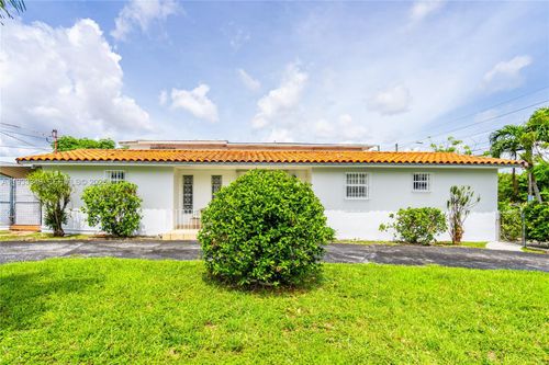 1090-1090 Nw 24th Ct, Miami, FL, 33125-3125 | Card Image