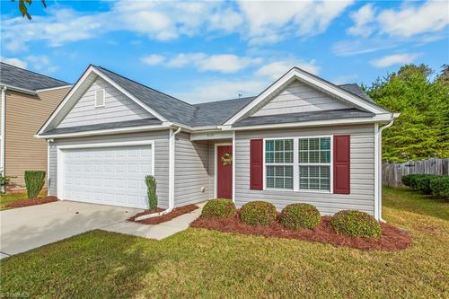 5059 Mount Hope Dr, Winston-Salem, NC, 27107-8207 | Card Image