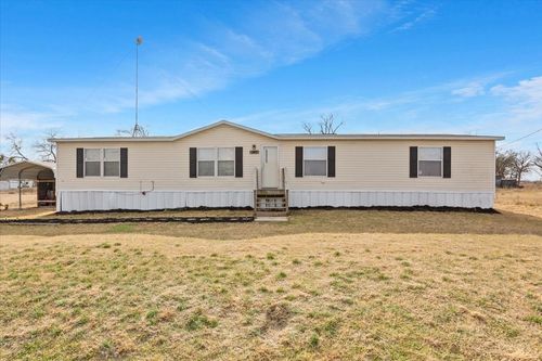 247 N Lake St, Axtell, TX, 76624-1318 | Card Image