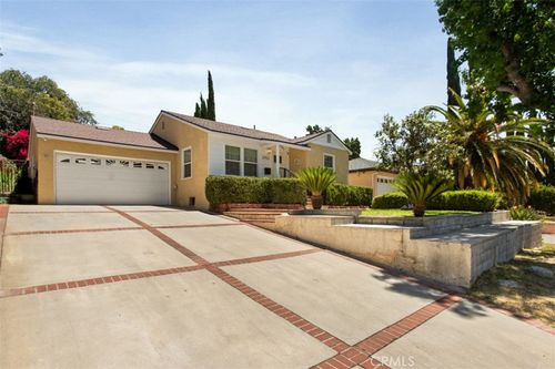 3753 Pontiac, Glendale, CA, 91214 | Card Image