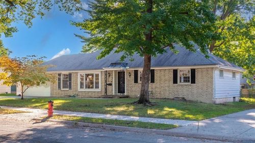 11000 Washington St, Kansas City, MO, 64114-5177 | Card Image
