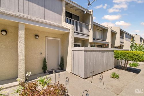 f-1109 W Cypress Ave, Lompoc, CA, 93436-6481 | Card Image