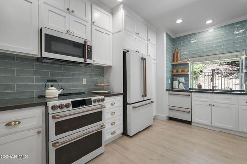 unit-g-5473 Spanish Oak Ln, Oak Park, CA, 91377-3740 | Card Image