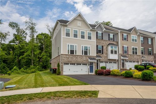 160 Cole Dr, Mc Kees Rocks, PA, 15136-4103 | Card Image
