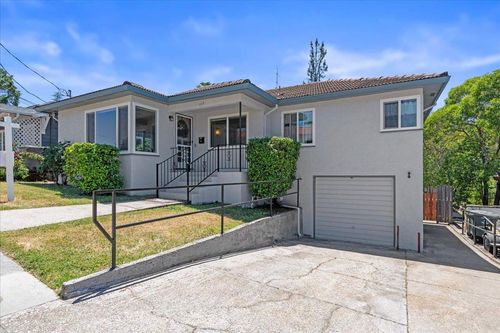 112 College Way, Auburn, CA, 95603-5104 | Card Image