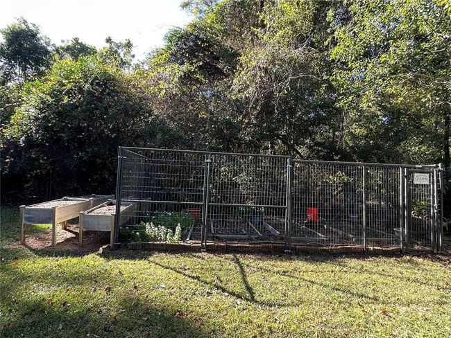 FENCED GARDEN AREA | Image 50