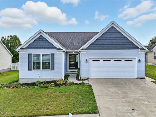 5239 Monroe Sq E, Barberton, OH, 44203-3976 | Card Image