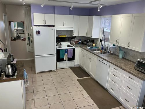 311 1st St W, Nipawin, SK, S0E1E0 | Card Image