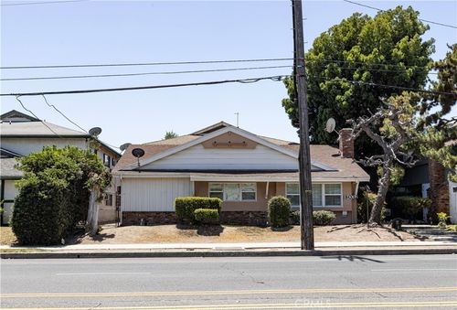 18032 Burbank Blvd, Encino, CA, 91316-1631 | Card Image
