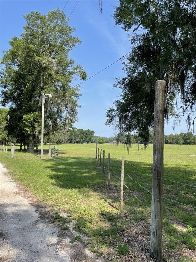 2748 Cr 543, House other with 2 bedrooms, 1 bathrooms and null parking in Sumterville FL | Image 24
