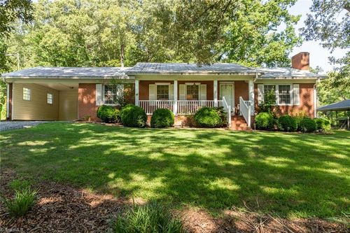 262 Boggs Rd, Thomasville, NC, 27360-4402 | Card Image