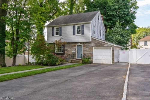 1370 Beverly Rd, Union, NJ, 07083-7590 | Card Image