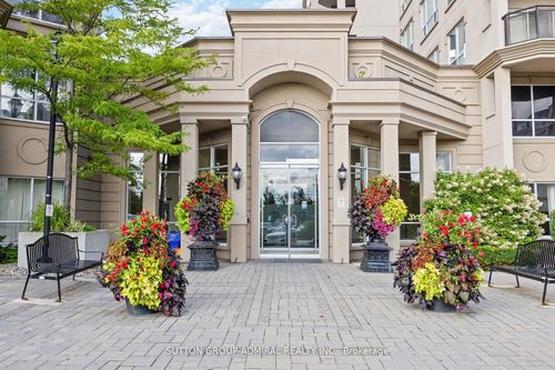 315-2 Maison Parc Crt, Thornhill, ON, L4J9K4 | Card Image