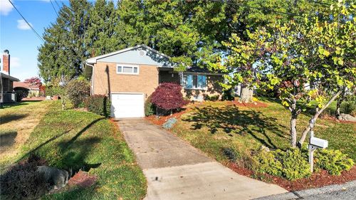 204 Nimitz Dr, McKeesport, PA, 15132-7533 | Card Image