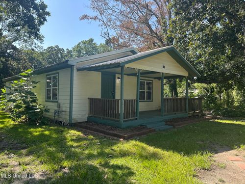 512 Forest Hill Dr, Ocean Springs, MS, 39564-4800 | Card Image